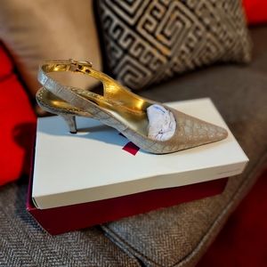 BEAUTIFUL Sling back pumps GOLD Size 9